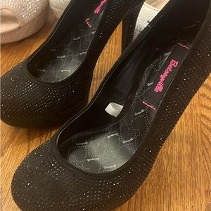 NWOT Betseyville by Betsey Johnson black rhinestone 8.5 med platform stiletto.